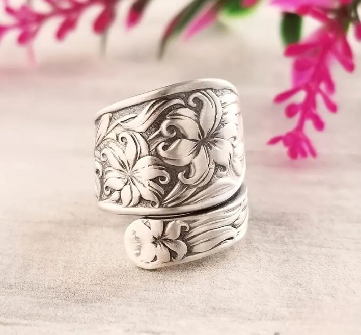 Renaissance Carved Flower Spoon Ring