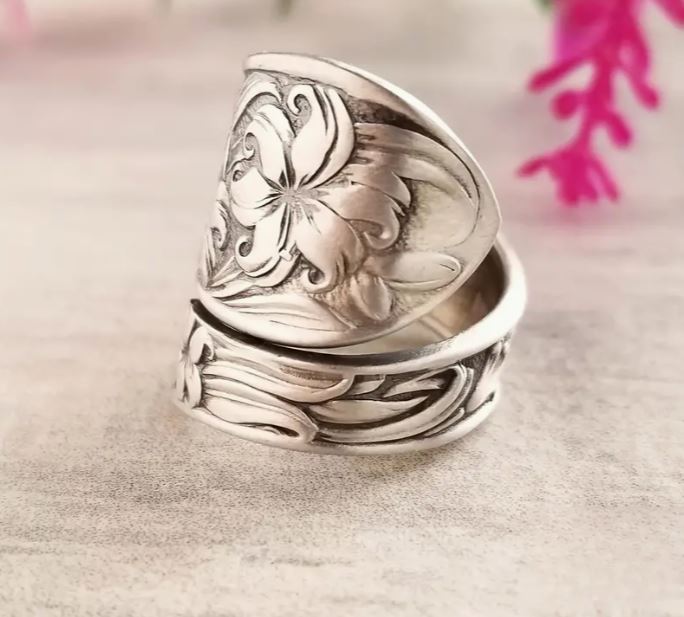 Renaissance Carved Flower Spoon Ring